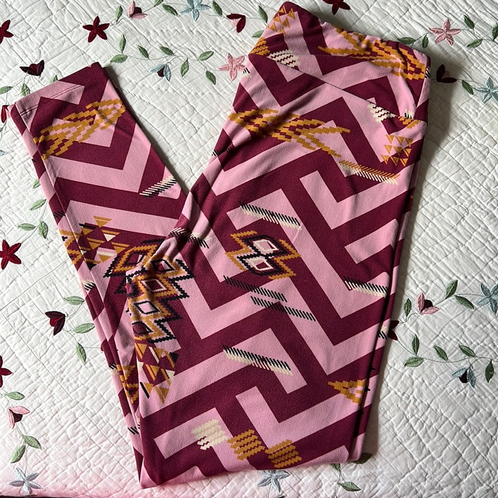 Lularoe Tall & Curvy Aztec Print Leggings